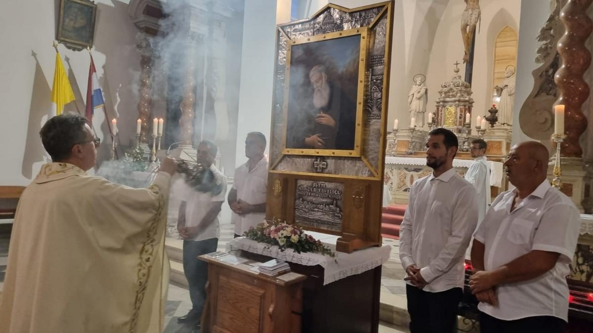 Velika devetnica sv. Nikoli Taveliću